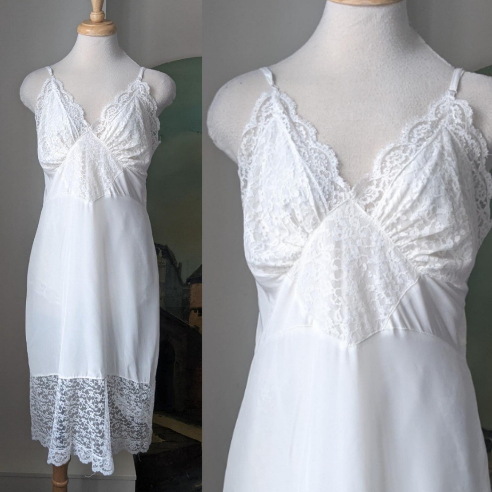 Vintage 1950s Fantasy Lingerie Ltd Silky Rayon + Nylon Lace Slip